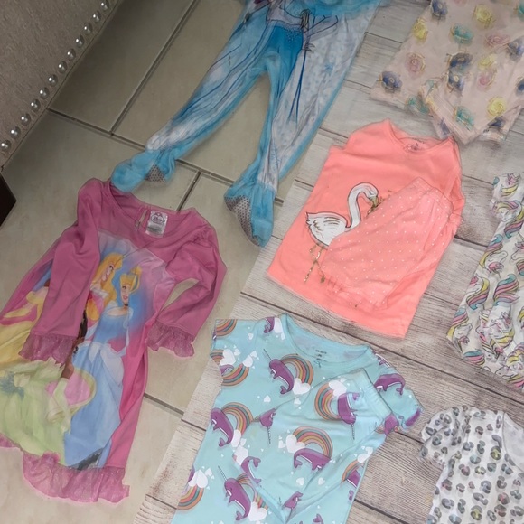 Huge 3T Pajama bundle (9 items) - Picture 3 of 12